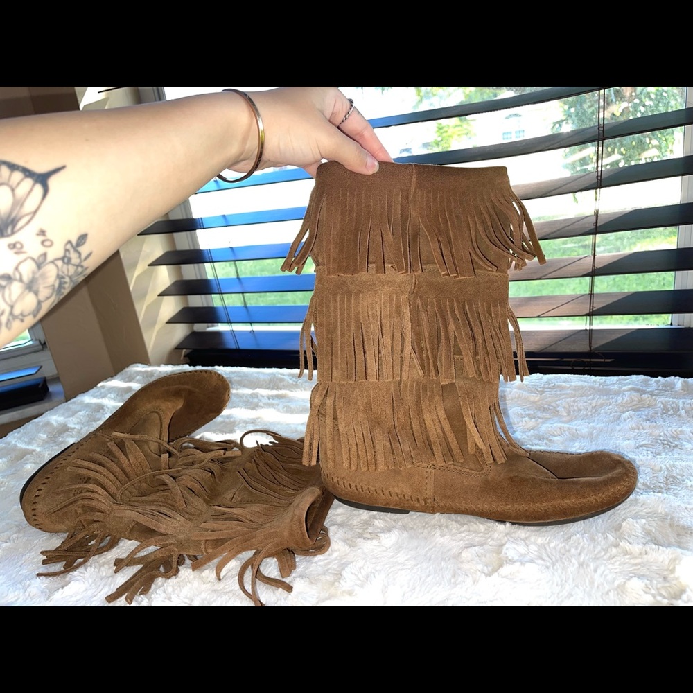 Minnetonka Moccasin boots. Size 10